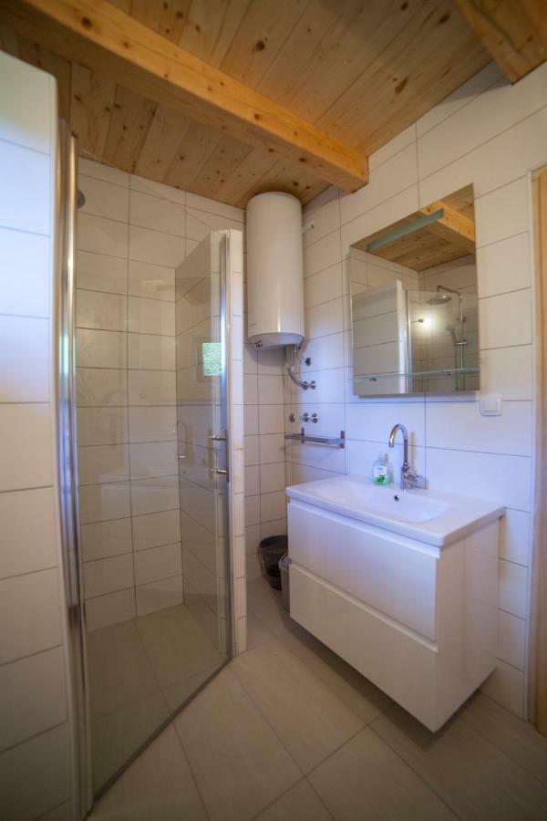 Holiday Homes Eko Klanac Rakovica Esterno foto